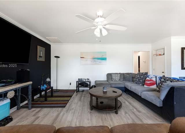 Property at 18 Salt Marsh Dr #18, Hilton Head Island, SC 29926, 4 beds, 3 baths