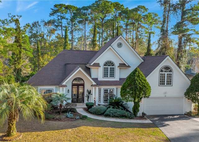 Property at 11 Tillinghast Cir, Bluffton, SC 29910, 4 beds, 3.5 baths