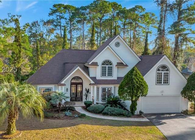 Property at 11 Tillinghast Cir, Bluffton, SC 29910, 4 beds, 3.5 baths