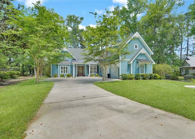 Property at 21 Greenwood Ct, Bluffton, SC 29910, 5 beds, 4.5 baths