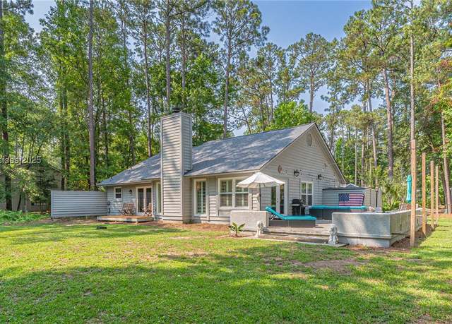 Property at 11 Arrow Wood Ct, Hilton Head Island, SC 29926, 3 beds, 2 baths
