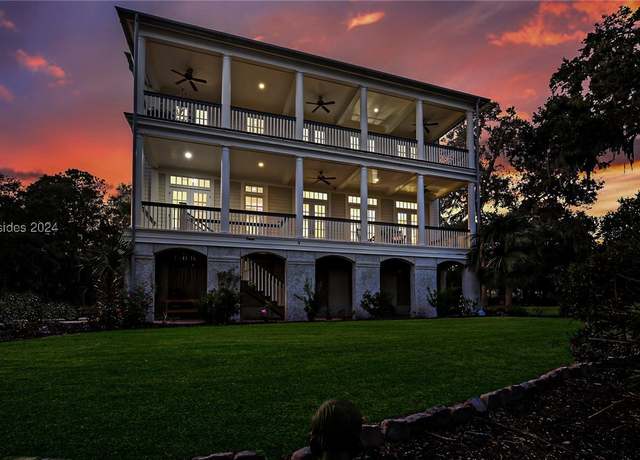 Property at 4 Honors Ct, Bluffton, SC 29910, 5 beds, 5 baths