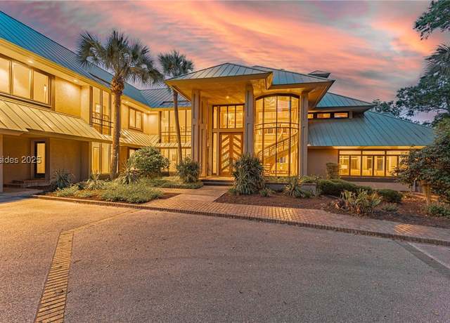 Property at 16 Oyster Shell Ln, Hilton Head Island, SC 29926, 5 beds, 6.5 baths