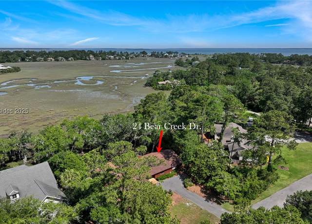 Property at 24 Bear Creek Dr, Hilton Head Island, SC 29926, 4 beds, 2.5 baths