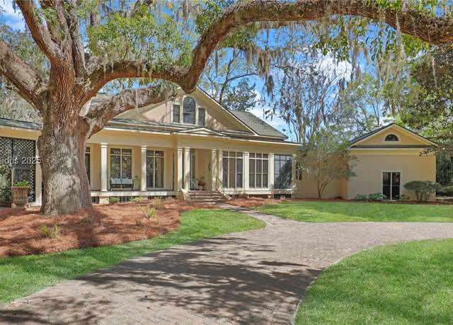 Property at 14 Ghost Pony Rd, Bluffton, SC 29910, 4 beds, 5 baths