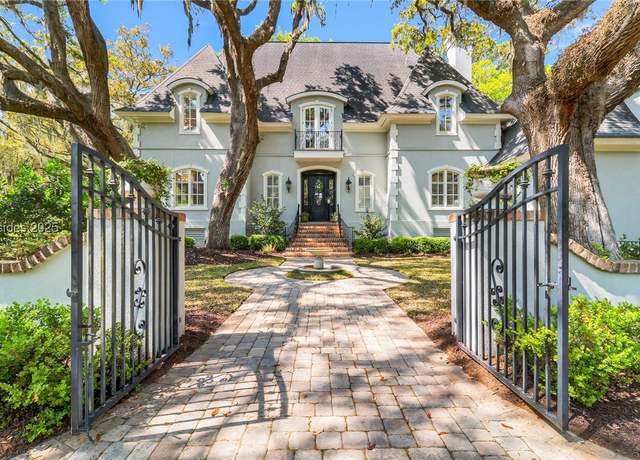 Property at 17 Bayley Rd, Bluffton, SC 29910, 4 beds, 5 baths