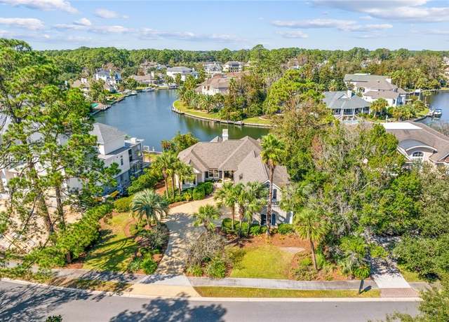 Property at 18 Wexford Club Dr, Hilton Head Island, SC 29928, 4 beds, 3.5 baths