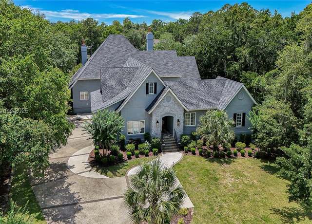 Property at 4 Wedgewood Cir, Bluffton, SC 29910, 4 beds, 4.5 baths