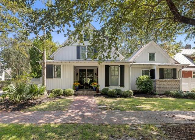 Property at 10 Rockingham St, Bluffton, SC 29910, 3 beds, 3.5 baths
