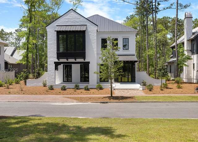 Property at 15 Persea St, Bluffton, SC 29910, 6 beds, 5.5 baths