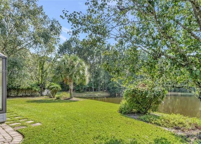Property at 4 Wellington Ct, Bluffton, SC 29910, 3 beds, 2 baths