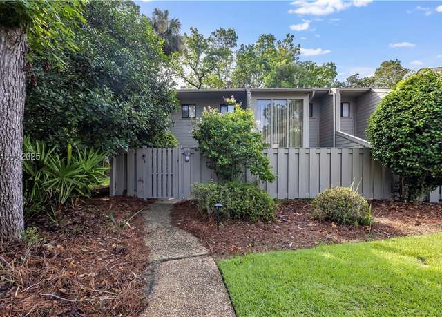 Property at 44 Sailmaster Cmn #44, Hilton Head Island, SC 29928, 2 beds, 2.5 baths