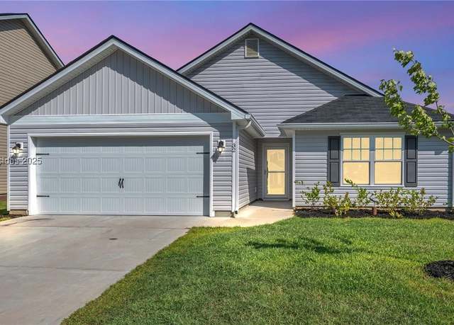 Property at 32 Kingswood Path, Bluffton, SC 29910, 4 beds, 2 baths