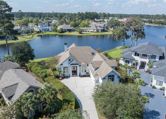 Property at 11 Berwyn Cir, Bluffton, SC 29910, 5 beds, 4 baths