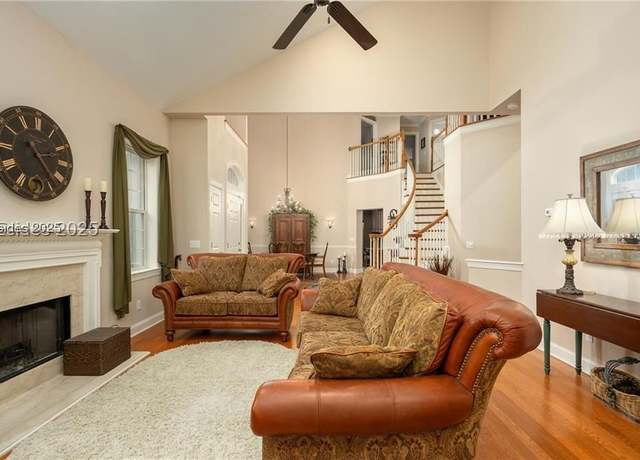 Property at 162 Wicklow Dr, Bluffton, SC 29910, 3 beds, 2.5 baths