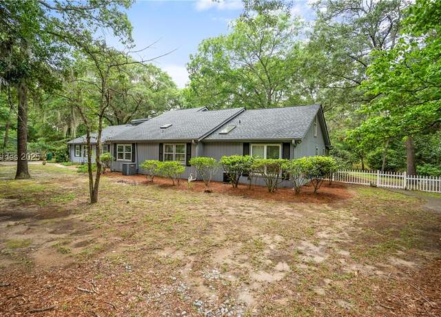 Property at 22 Egret Dr, Beaufort, SC 29907, 3 beds, 3 baths
