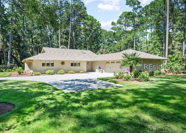 Property at 8 Brown Thrasher Rd, Hilton Head Island, SC 29926, 3 beds, 2 baths