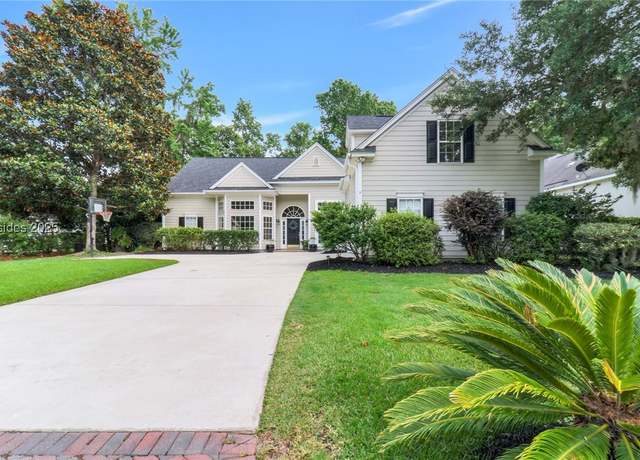 Property at 3 S Brayford Ct, Bluffton, SC 29910, 4 beds, 3.5 baths