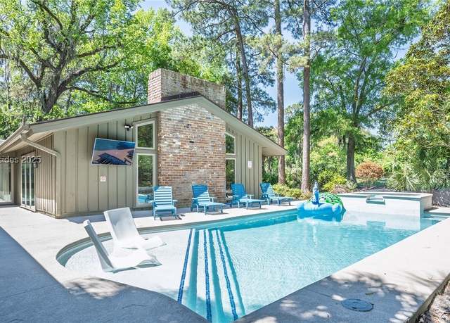 Property at 30 Tupelo Rd, Hilton Head Island, SC 29928, 5 beds, 4 baths