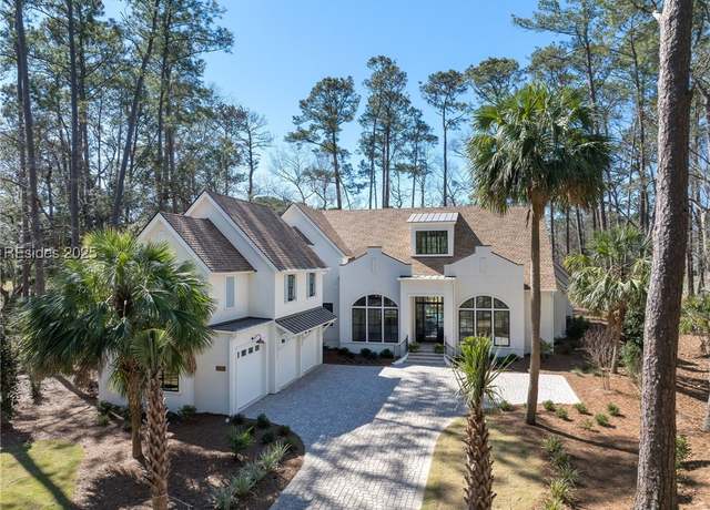 Property at 8 Mansfield Cir, Bluffton, SC 29910, 4 beds, 4.5 baths