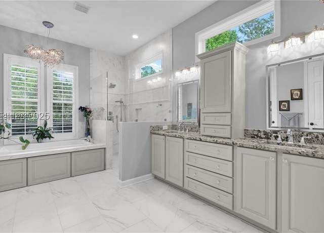 Property at 4 Oxban Ct, Bluffton, SC 29909, 3 beds, 2.5 baths