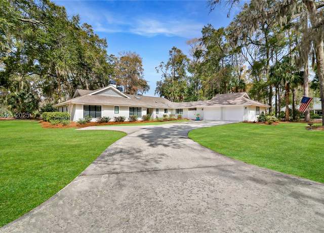 Property at 32 Timber Ln, Hilton Head Island, SC 29926, 3 beds, 2.5 baths