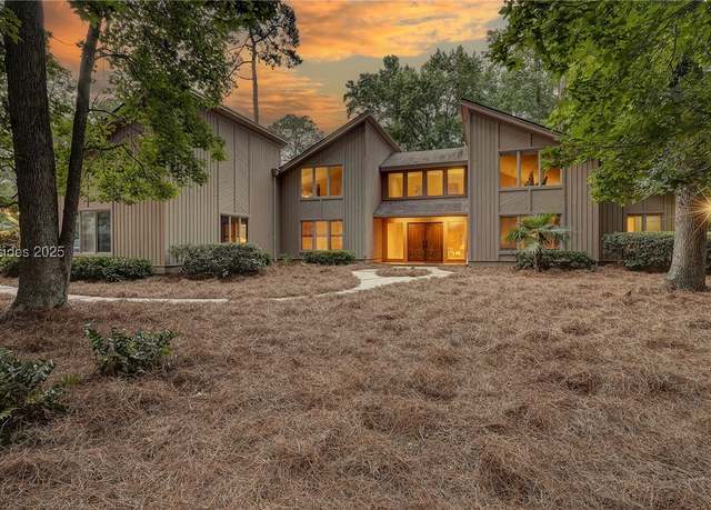 Property at 2 Bowline Bay Ct, Hilton Head Island, SC 29926, 3 beds, 2 baths