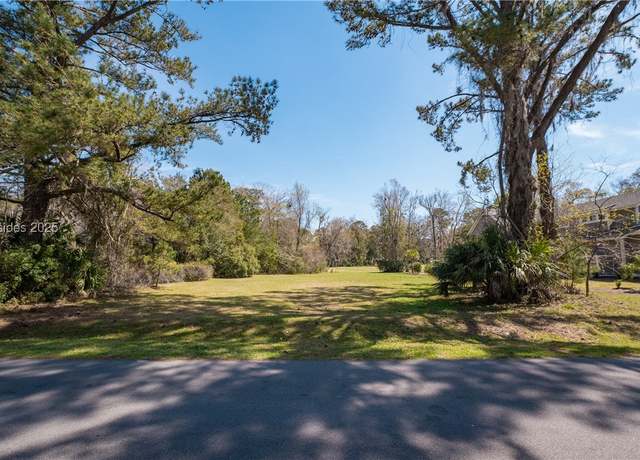 Property at 54 Cat Brier Ln, Hilton Head Island, SC 29926