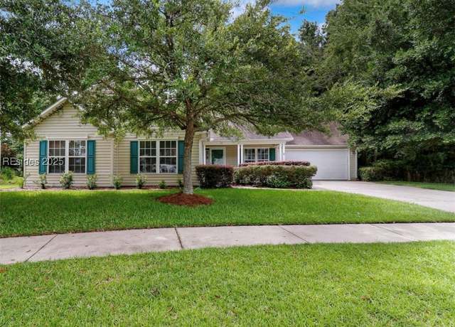 Property at 17 Bridgewater Dr, Bluffton, SC 29910, 3 beds, 2 baths