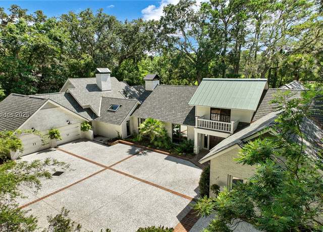 Property at 8 Royal Crest Dr, Hilton Head Island, SC 29928, 4 beds, 4 baths