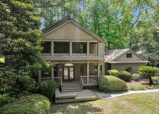 Property at 1 Royal James Dr, Hilton Head Island, SC 29926, 4 beds, 3.5 baths