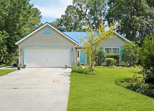 Property at 96 Baywood Dr, Bluffton, SC 29910, 3 beds, 2 baths