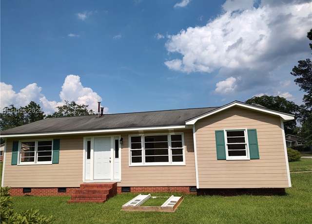 Property at 209 Pecan Dr, Cheraw, SC 29520, 3 beds, 1 bath