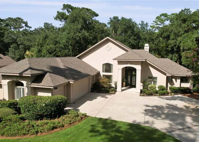 Property at 19 River Club Dr, Hilton Head Island, SC 29926, 4 beds, 3.5 baths