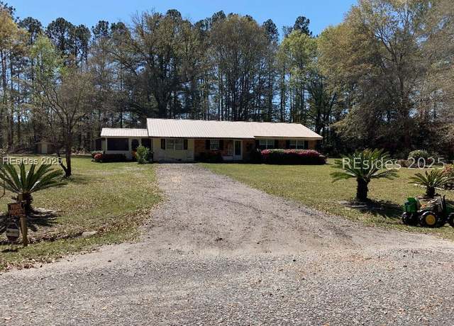 Property at 99 Milden Hall Dr, Ridgeland, SC 29936, 4 beds, 1.5 baths