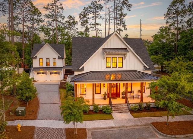 Property at 7 Pearl St, Bluffton, SC 29910, 4 beds, 4.5 baths