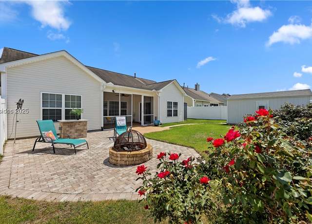 Property at 44 Grovewood Dr, Bluffton, SC 29910, 3 beds, 2.5 baths