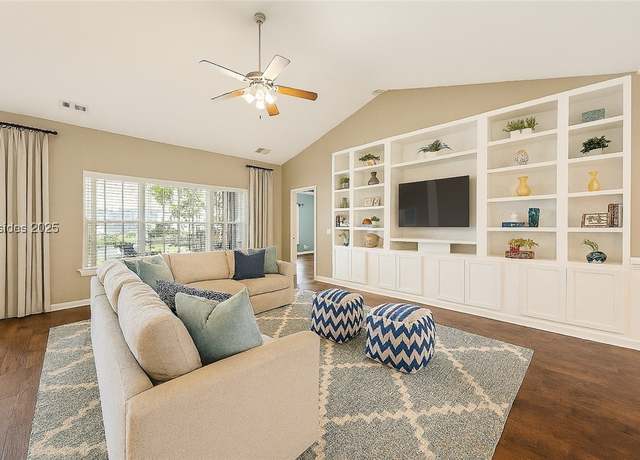 Property at 44 Grovewood Dr, Bluffton, SC 29910, 3 beds, 2.5 baths