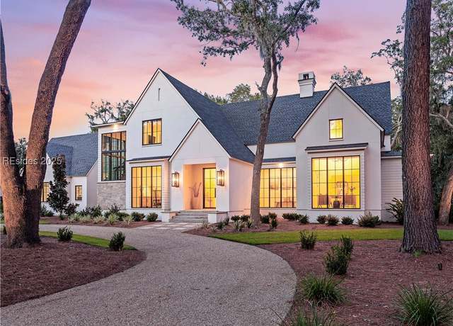 Property at 2 Kittansett Ct, Bluffton, SC 29910, 4 beds, 5 baths
