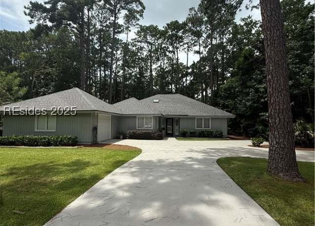 Property at 18 Brown Thrasher Rd, Hilton Head Island, SC 29926, 3 beds, 3 baths