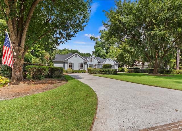 Property at 28 Lexington Dr, Bluffton, SC 29910, 5 beds, 5.5 baths