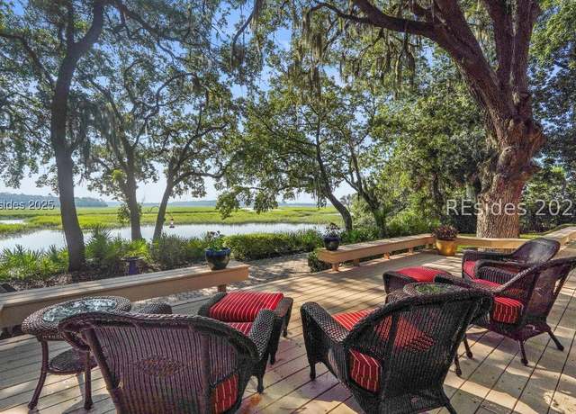 Property at 116 Toppin Dr, Hilton Head Island, SC 29926, 4 beds, 3.5 baths