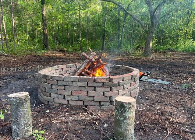 Property at 300-D Sardis Rd, Ridgeland, SC 29936