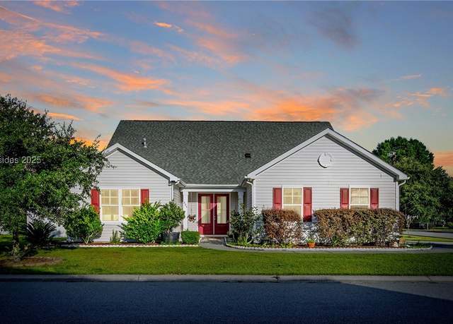 Property at 225 Waterstone Way, Bluffton, SC 29910, 5 beds, 3.5 baths