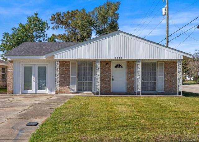 Property at 2300 Ernest Street Street, Lake Charles, LA 70601, 3 beds, 1.5 baths