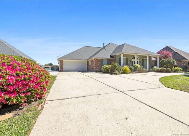 Property at 13419 River Lake Drive Drive, Covington, LA 70435, 4 beds, 3 baths