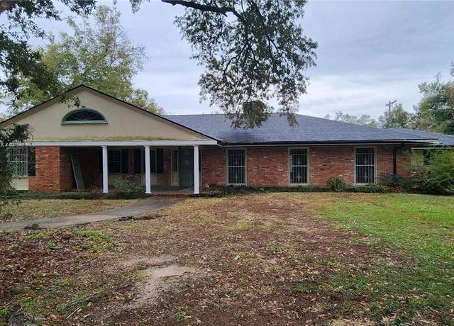 Property at 2108 23rd Street Street, Lake Charles, LA 70601, 4 beds, 3.5 baths