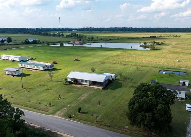 Property at 20266 Parish Line Road Road, Kinder, LA 70648, 2 beds, 1.5 baths