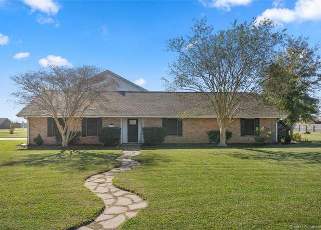 Property at 2719 Mickey Lane Lane, Lake Charles, LA 70607, 3 beds, 2.5 baths