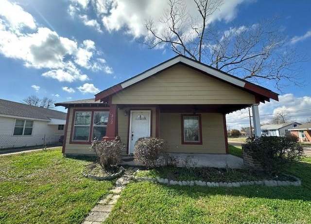 Property at 322 S Shattuck Street Street, Lake Charles, LA 70601, 3 beds, 2 baths